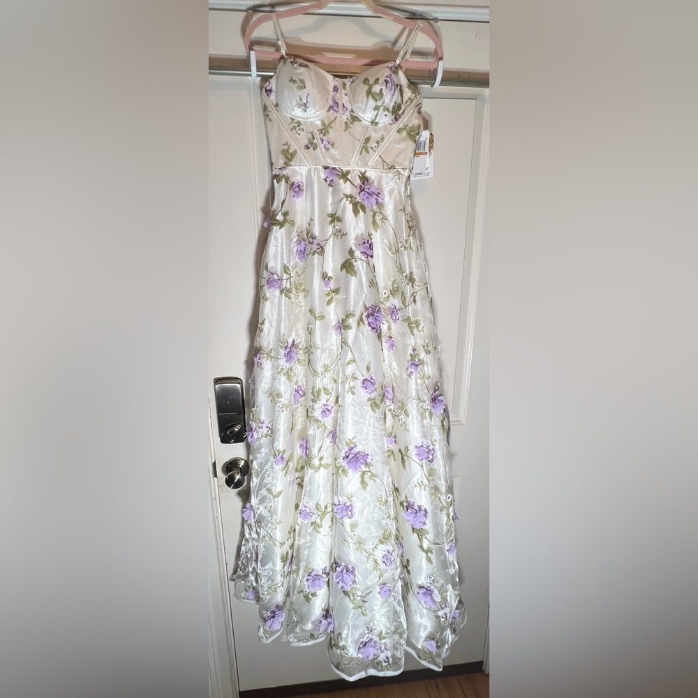 “Say Yes” Juniors Floral Gown. NWT.. Size:3/4. Asking: $159.